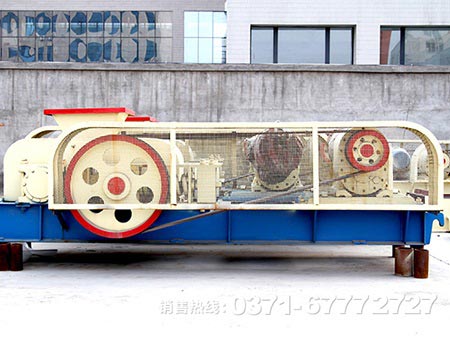齒輥破碎機(jī)和對輥破碎機(jī)結(jié)構(gòu)、破碎方式等對比