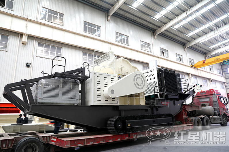 山東又一移動河卵石制砂機裝車發(fā)貨，即將奔赴夜場