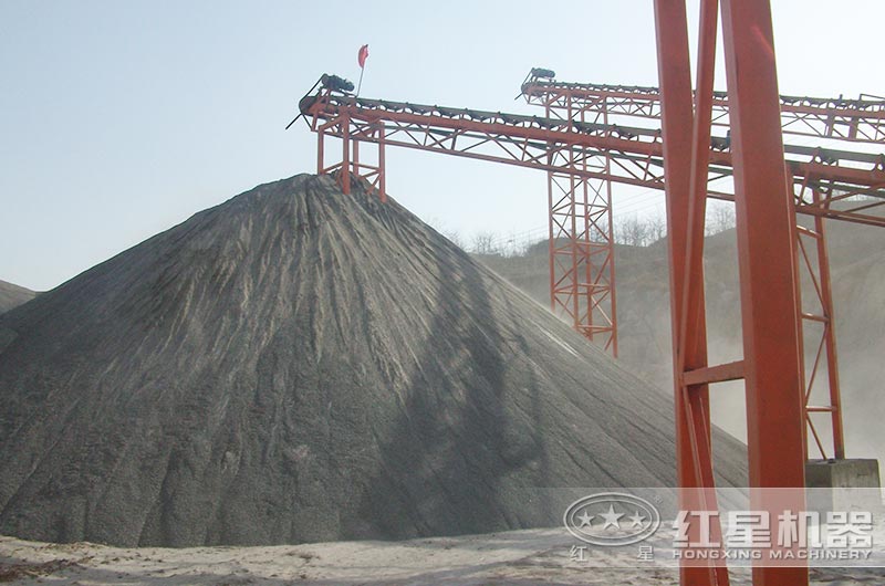 沙場專業(yè)磨砂機(jī)，移動的更高產(chǎn)環(huán)保